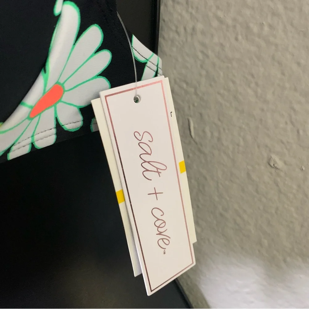 Salt + Cove Juniors' Daisy Dance Underwire Push-Up Bikini swimsuit medium - Picture 4 of 5